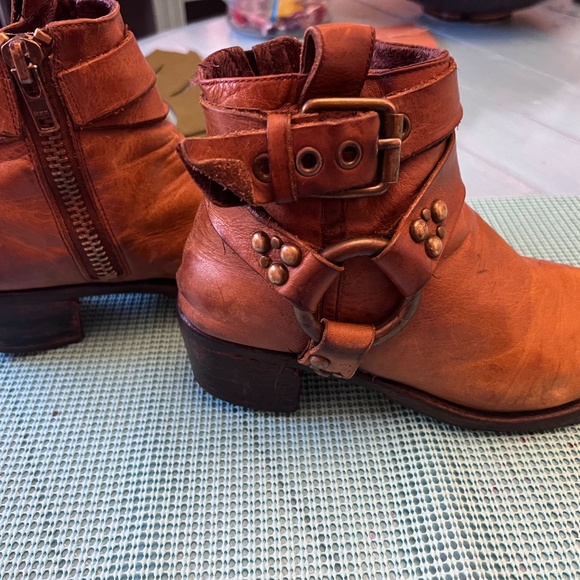 Ankle Boots - Picture 3 of 4